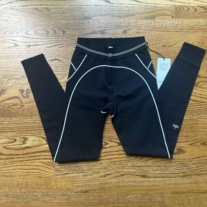 NWT Alo airbrush heart throb leggings